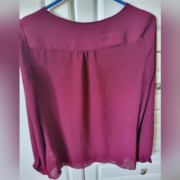 Banana republic burgundy blouse size small - Picture 2 of 3